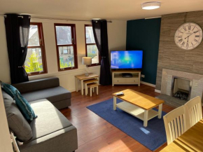 Haddington Homely Apartment (Sleeps 8)